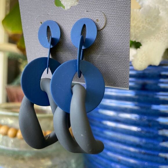Blue/Grey Link Dangle Daisy Fuentes Fashion Earrings $16ea / 3 for $25 - Picture 1 of 7